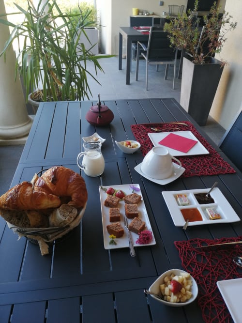 Petit déjeuner - Mas de Molines - Gîtes - Vogüé - Ardèche - table d'hôtes