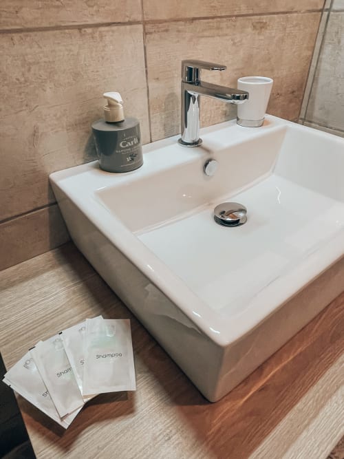 Taure | Talking Stones B&B Dolceacqua, Liguria, Suite, hydromassage, double bed, garden view, air conditioning, bath, double room