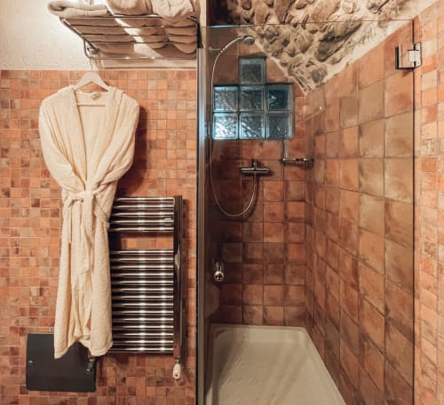 Fire | Talking Stones B&B Dolceacqua, Liguria, double bed, alley view, air conditioning, bath, double room, single bed, private bathroom