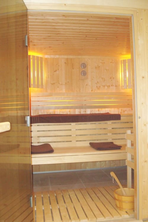 Domaine de Bel Etre - gite Indre - location gîtes équipés - jardin terrasse et piscine intérieure - spa 