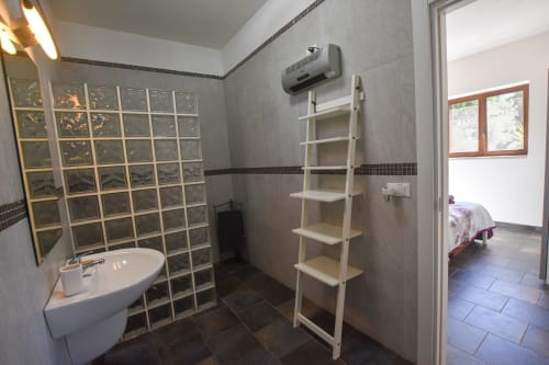 Gelso | Apartment for 4, Masseria Giulio, Holiday Apartments Francavilla Fontana, Puglia, swimming pool, garden, private bathroom, king bed, single beds