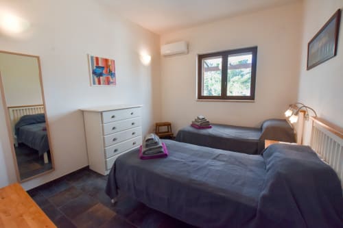 Gelso | Apartment for 4, Masseria Giulio, Holiday Apartments Francavilla Fontana, Puglia, swimming pool, garden, private bathroom, king bed, single beds