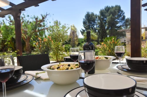 Fico | Apartment for 4, Masseria Giulio, Holiday Apartments Francavilla Fontana, Puglia, swimming pool, garden, private bathroom, king bed, single beds