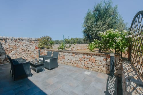 Fico | Apartment for 4, Masseria Giulio, Holiday Apartments Francavilla Fontana, Puglia, swimming pool, garden, private bathroom, king bed, single beds