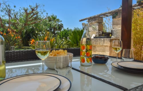 Mela | Apartment for 4, Masseria Giulio, Holiday Apartments Francavilla Fontana, Puglia, swimming pool, garden, private bathroom, double bed, sofa bed