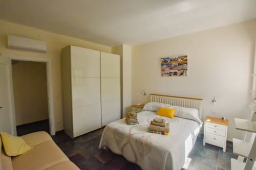 Limone | Apartment for 5, Masseria Giulio, Holiday Apartments Francavilla Fontana, Puglia, swimming pool, garden, private bathroom, king bed, single beds