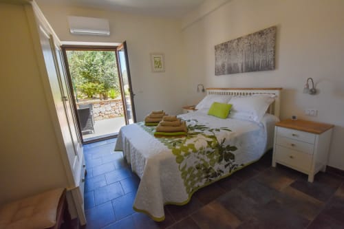 Stalle | Holiday House for 20, Masseria Giulio, Holiday Apartments Francavilla Fontana, Puglia, swimming pool, garden, private bathroom, twin bed, single beds, king beds, sofa bed