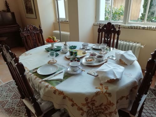 Petit déjeuner dans le salon des propriétaires du Petit Villandry