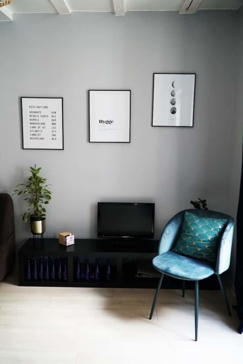 R appartements - Strasbourg - location d'appartements- La Petite Strasbourgeoise Hygge- Studio 2 personnes- lit double- coin cuisine- cuisine équipée- plaques électrique- micro-ondes- lave vaisselle- machine à café- Tv Hd- coin repas- tabourets de bar- salle de bain- Wifi- Hygge- Amazon Prime Video- Fire Stick