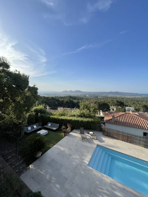 Luxury villa La Maison at Ty Pals in Pals with swimming pool, terrace, garden furniture and mountain views