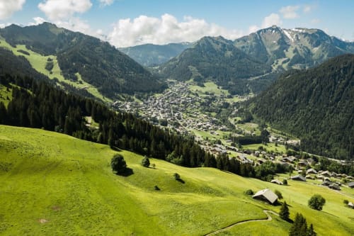 Châtel, Haute-Savoie, Alpes, paysage verdoyant, été