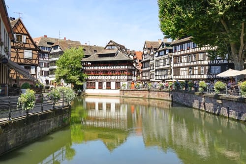 R appartements - Strasbourg - location d'appartements- La Petite Strasbourgeoise Hygge- Fenêtresurkrut- La Petite cathédrale- Appartement Orangerie Cosy- meublés de tourisme Strasbourg- La Petite France- Petite France Strasbourg- Ill Strasbourg- week-end Strasbourg- Maison des tanneurs Strasbourg-
