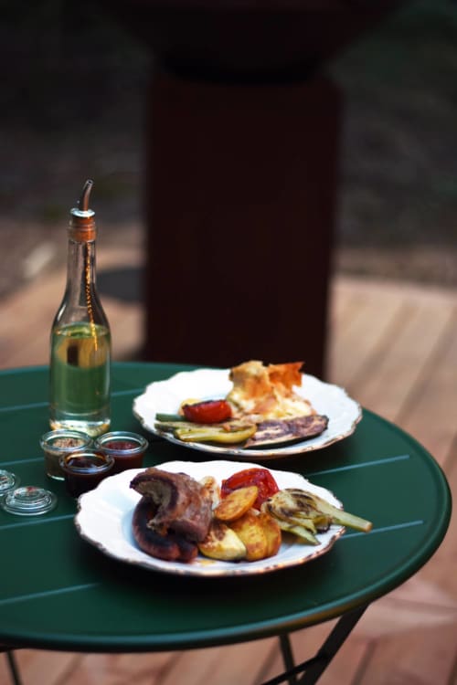 Dîner au braséro plancha produits locaux et de saison en Tiny House dans le Berry Sologne