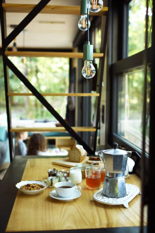 Petit déjeuner produits locaux et de saison en Tiny House dans le Berry Sologne
