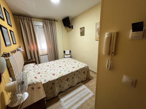 Habitación económica - Hostal la Colmena | Ávila