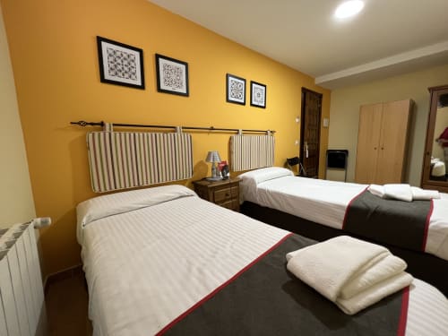 Habitación económica - Hostal la Colmena | Ávila