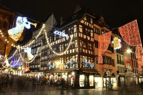 R appartements - Strasbourg - location d'appartements- La Petite Strasbourgeoise Hygge- Fenêtresurkrut- La Petite cathédrale- Appartement Orangerie Cosy- meublés de tourisme Strasbourg- Marché de Noël Strasbourg- Noël Strasbourg- Christkindelsmärik- illuminations Noël Strasbourg- rue mercière Strasbourg- 