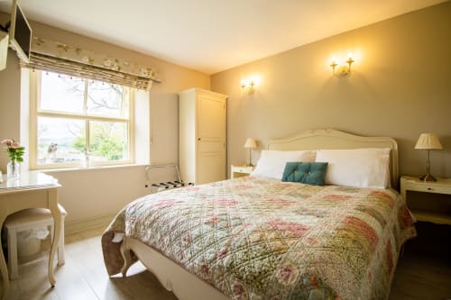 Home| Warren House Bed and Breakfast 