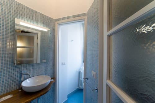 Navigli Darsena blu| Studio apartment for 2 with a double bed in the living room, kitchenette and bathroom with shower. With Wi-Fi, TV and air conditioning - HB Hall, flats in the centre of Milan.