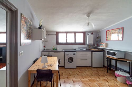 Navigli Darsena 6| Apartment for 2 with one bedroom, living room, kitchen and bathroom with shower. With Wi-Fi, TV and air conditioning - HB Hall, flats in the centre of Milan.