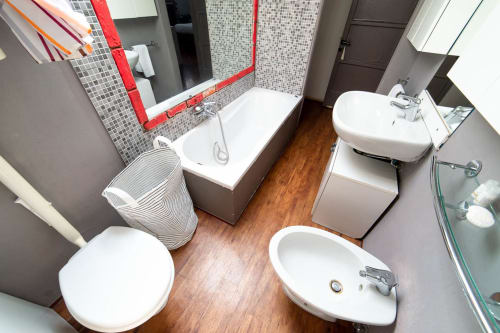 Navigli Darsena 6| Apartment for 2 with one bedroom, living room, kitchen and bathroom with shower. With Wi-Fi, TV and air conditioning - HB Hall, flats in the centre of Milan.