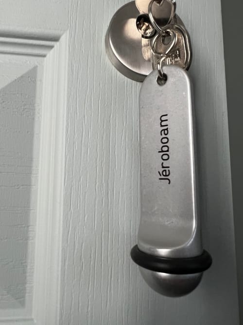 Porte-clés de la chambre Jéroboam au gîte Le Petit Château à Baye, France