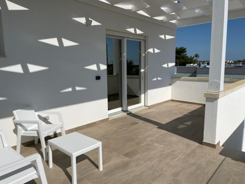 Elite Apartment Pool 03 Primo Piano | Elite Luxury Residence Case Vacanza Torre Suda, Puglia, Gallipoli, Salento, piscina, vacanze, mare, Maldive del Salento, letto matrimoniale, letti singoli, cucina, bagno privato