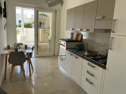 Elite Apartment Garden 01 | Elite Luxury Residence Case Vacanza Torre Suda, Puglia, Gallipoli, Salento, piscina, vacanze, mare, Maldive del Salento, letto matrimoniale, letti singoli, cucina, bagno privato
