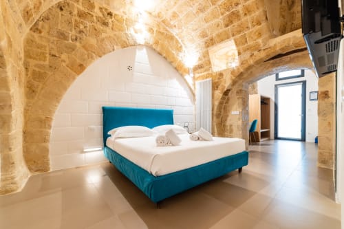 Ampia camera matrimoniale, B&B A C-Caste | Monopoli, Puglia