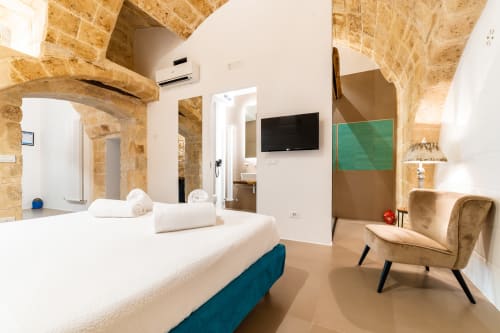 Ampia camera matrimoniale, B&B A C-Caste | Monopoli, Puglia