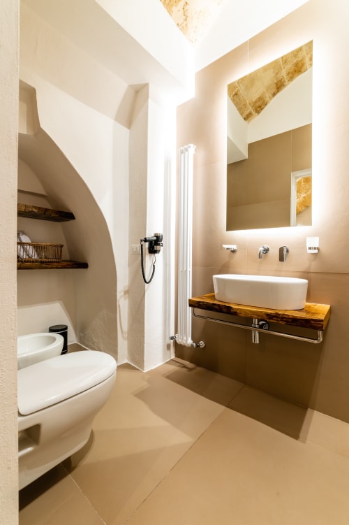 Ampia camera matrimoniale, B&B A C-Caste | Monopoli, Puglia