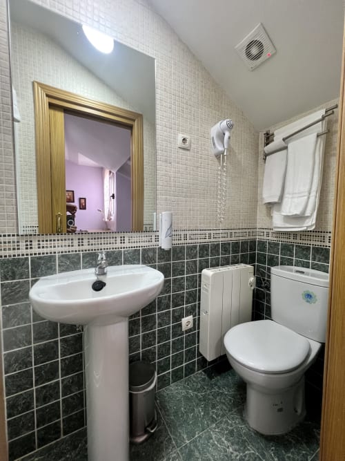 Habitación doble - Hostal la Colmena | Ávila
