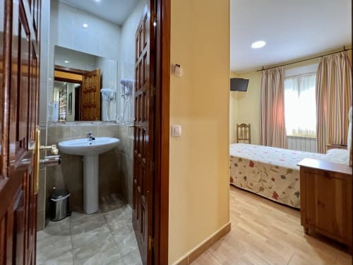 Habitación doble - Hostal la Colmena | Ávila