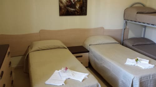 Emblema Appartamento 02 | Emblema Apartments Case Vacanza Torre Suda, Puglia, Gallipoli, Salento, mare, Maldive del Salento, letto matrimoniale, letto a castello, cucina, bagno privato
