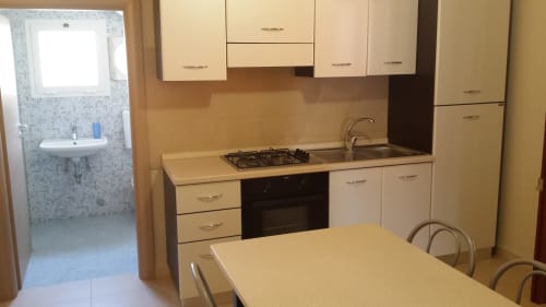 Emblema Appartamento 02 | Emblema Apartments Case Vacanza Torre Suda, Puglia, Gallipoli, Salento, mare, Maldive del Salento, letto matrimoniale, letto a castello, cucina, bagno privato