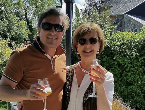 Viviane et Stéphane terrasse chambre d'hôtes