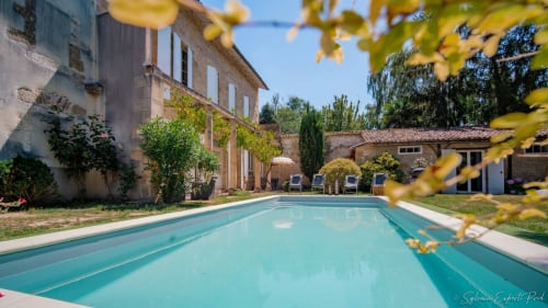 maison d'hôte typique bergerac avec piscine