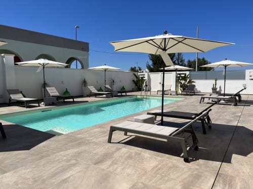 Elite Luxury Residence | Emblema Appartamenti Case Vacanza Torre Suda, Puglia, Gallipoli, Salento, piscina, vacanze, mare, Maldive del Salento, lettini, ombrelloni