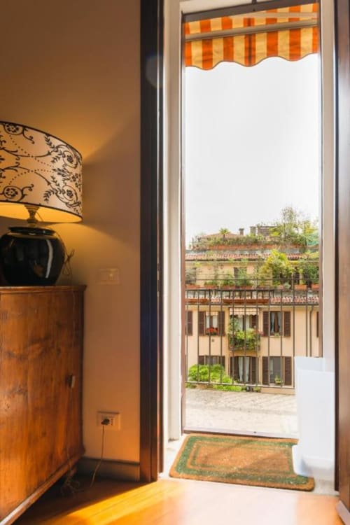 Brera 20| Apartment for 4 with one bedroom, living room with sofa bed, kitchen, balcony and bathroom with shower. With Wi-Fi, TV and air conditioning - HB Hall, flats in the centre of Milan.