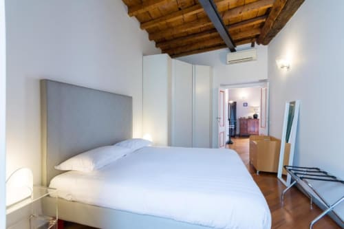 Brera 20| Apartment for 4 with one bedroom, living room with sofa bed, kitchen, balcony and bathroom with shower. With Wi-Fi, TV and air conditioning - HB Hall, flats in the centre of Milan.