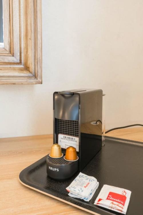 Duomo Deluxe Room| Room for 2 with one double bed and bathroom with shower. With Wi-Fi, TV and air conditioning - HB Hall, flats in the centre of Milan.