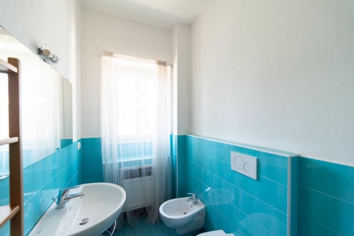 Corso Como A12| Apartment for 4 with one bedroom, living room with sofa bed, kitchen, balcony and bathroom with shower. With Wi-Fi, TV and air conditioning - HB Hall, flats in the centre of Milan.