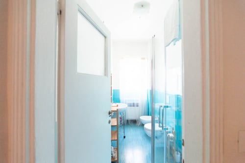 Corso Como A12| Apartment for 4 with one bedroom, living room with sofa bed, kitchen, balcony and bathroom with shower. With Wi-Fi, TV and air conditioning - HB Hall, flats in the centre of Milan.