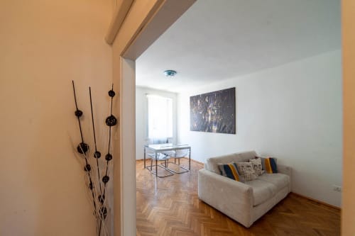 Corso Como A12| Apartment for 4 with one bedroom, living room with sofa bed, kitchen, balcony and bathroom with shower. With Wi-Fi, TV and air conditioning - HB Hall, flats in the centre of Milan.