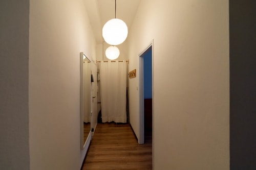 Navigli Darsena 9| Apartment for 4 with one bedroom, living room with sofa bed, kitchen and bathroom with shower. With Wi-Fi, TV and air conditioning - HB Hall, flats in the centre of Milan.