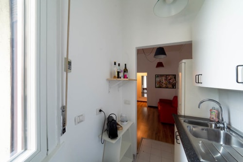Navigli Darsena 9| Apartment for 4 with one bedroom, living room with sofa bed, kitchen and bathroom with shower. With Wi-Fi, TV and air conditioning - HB Hall, flats in the centre of Milan.