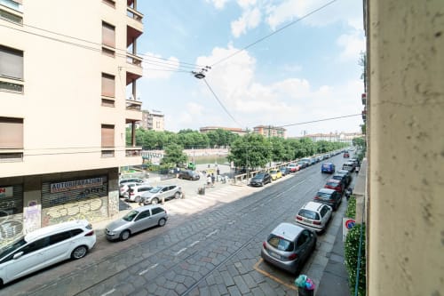 Navigli Darsena 9| Apartment for 4 with one bedroom, living room with sofa bed, kitchen and bathroom with shower. With Wi-Fi, TV and air conditioning - HB Hall, flats in the centre of Milan.