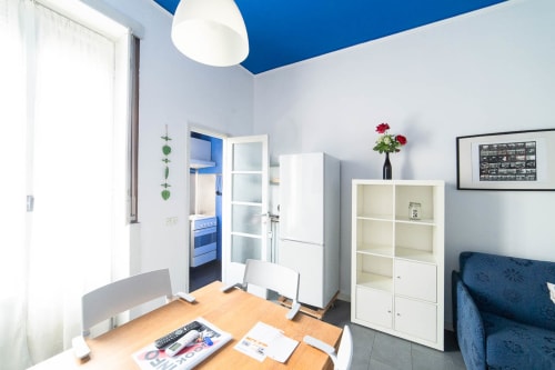 Navigli Darsena 10| Apartment for 4 with one bedroom, living room with sofa bed, kitchen and bathroom with shower. With Wi-Fi, TV and air conditioning - HB Hall, flats in the centre of Milan.