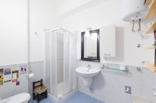 Navigli 6A| Apartment for 2 with one bedroom, living room, kitchen, balcony and bathroom with shower. With Wi-Fi, TV and air conditioning - HB Hall, flats in the centre of Milan.
