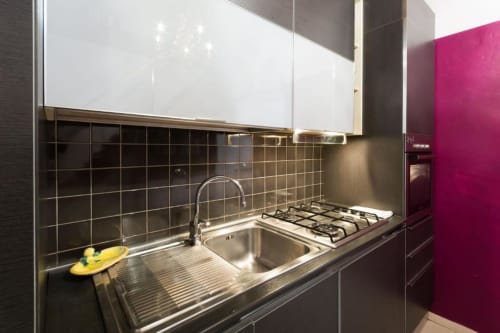 Navigli 7| Apartment for 4 with one bedroom, living room with sofa bed, kitchen, balcony and bathroom with shower. With Wi-Fi, TV and air conditioning - HB Hall, flats in the centre of Milan.
